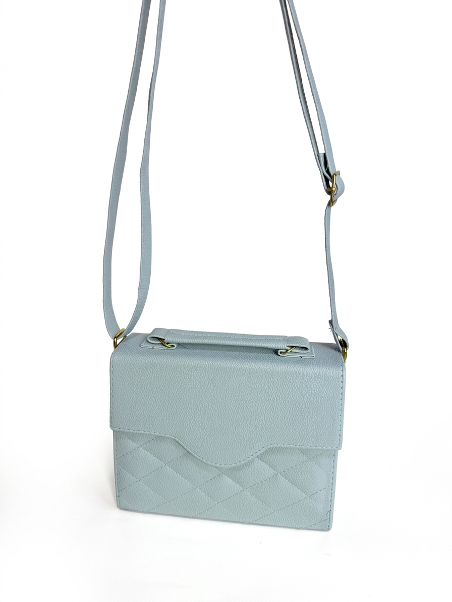 Bolso de mano echo en Colombia Color Azul cielo
