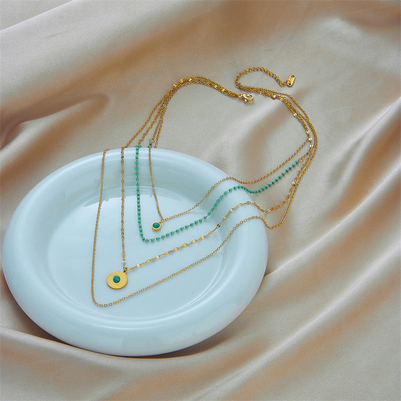 Collar con colgante en acero inoxidable y perlas