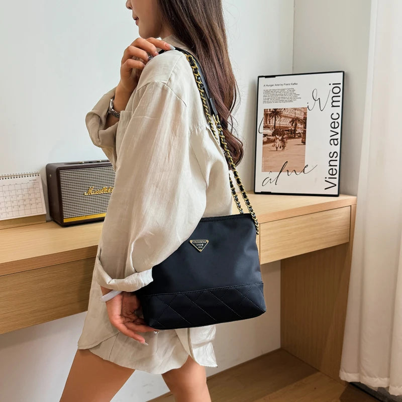 Bolso de Hombro  Moderno y delicado
